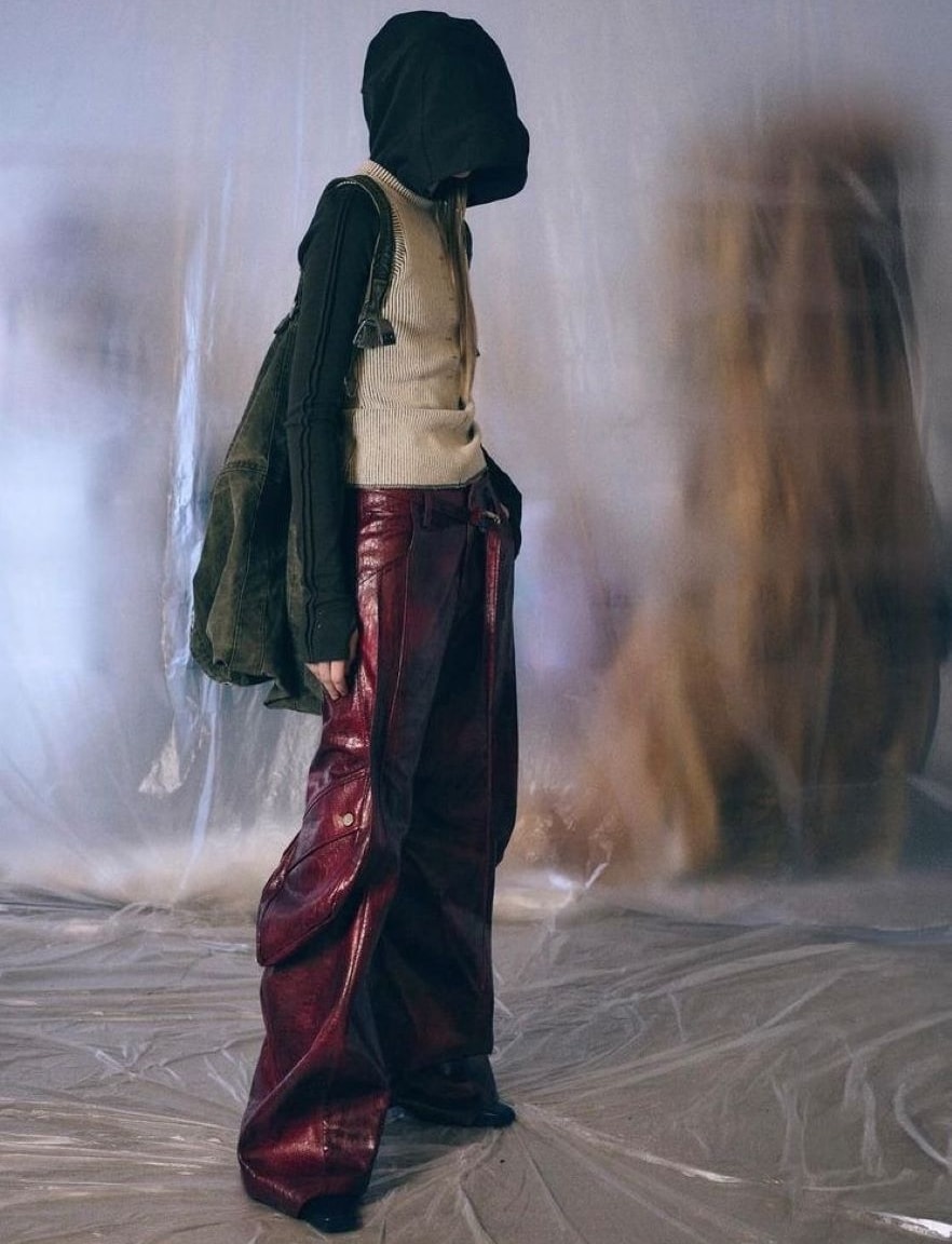 Un look fall-winter 2025/26 di Carnet-archive (ph Cnmi official website)