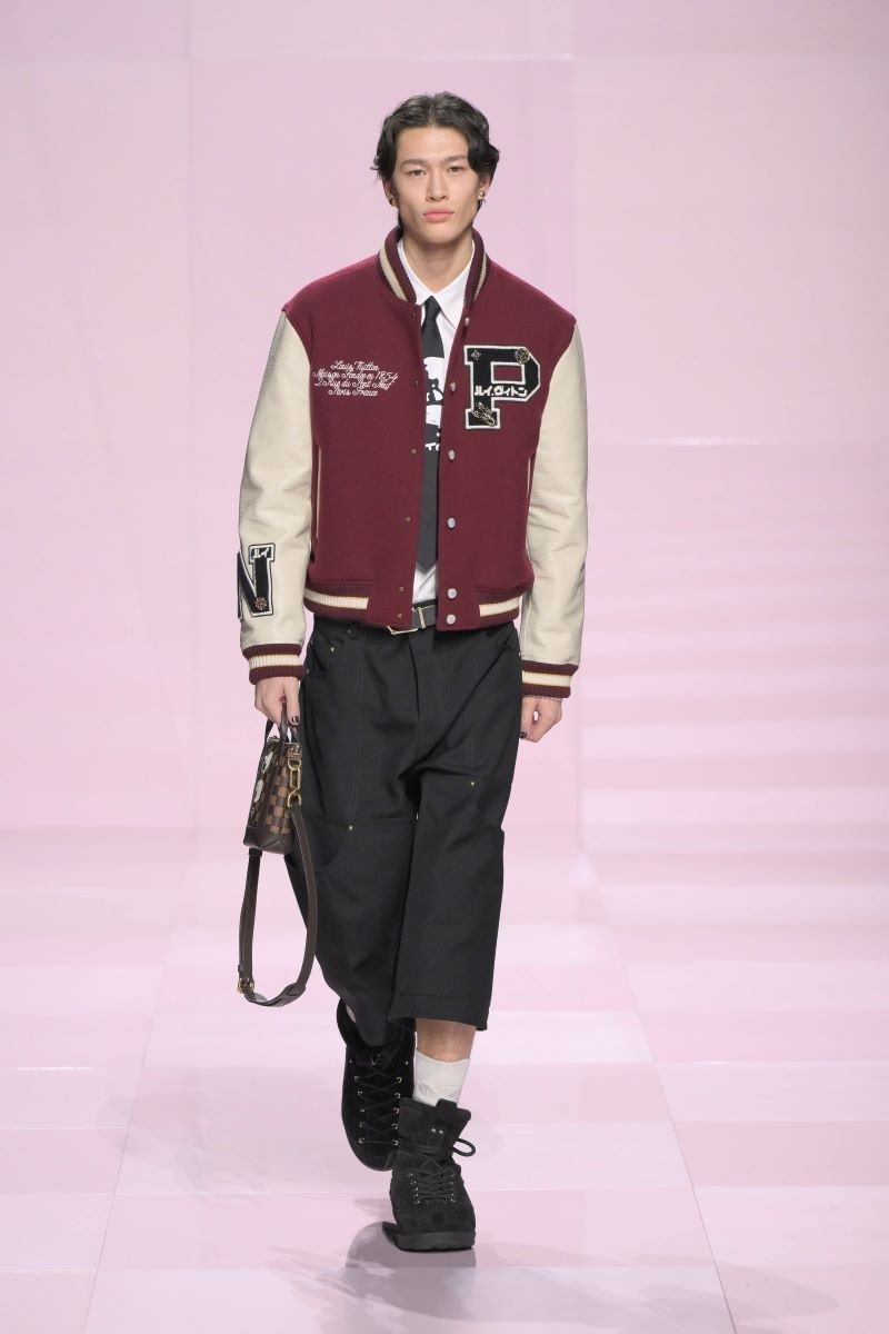 Un look autunno-inverno 2025/26 di Louis Vuitton (ph Francesc Ten/MFF)