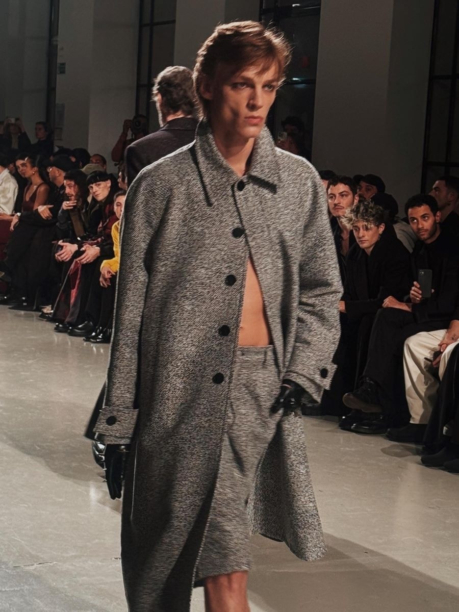 Un look fall-winter 2025/26 di Louis-Gabriel Nouchi (ph Donato D'Aprile)