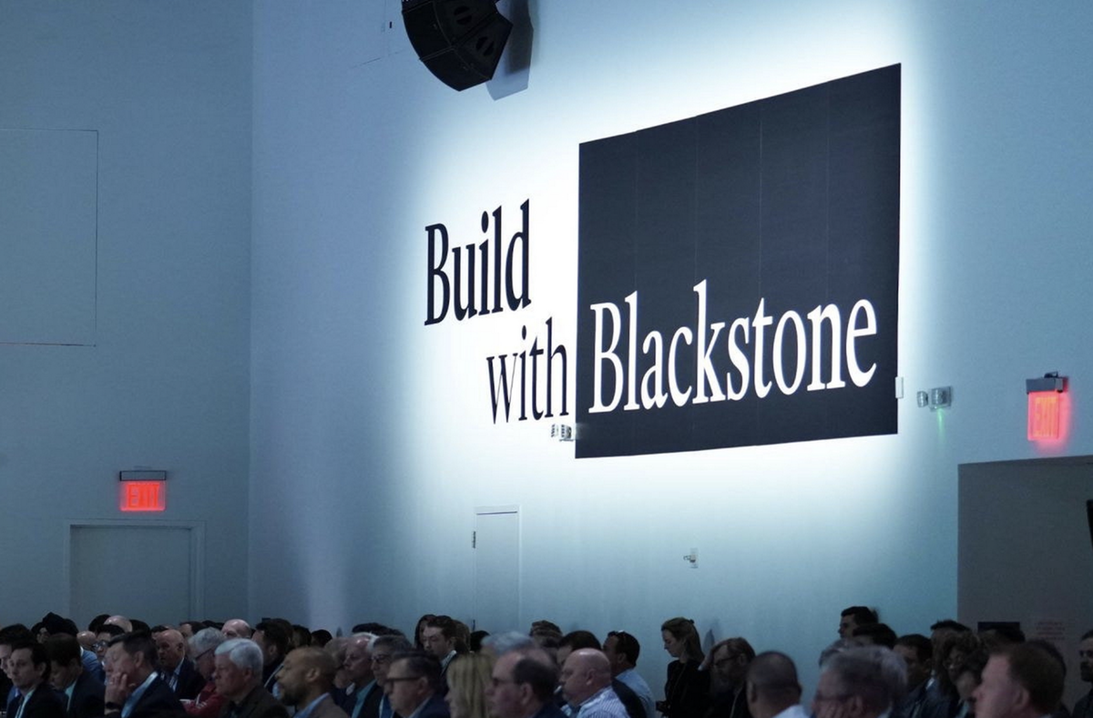 Blackstone mette in vendita la catena alberghiera Hotel Investment Partners