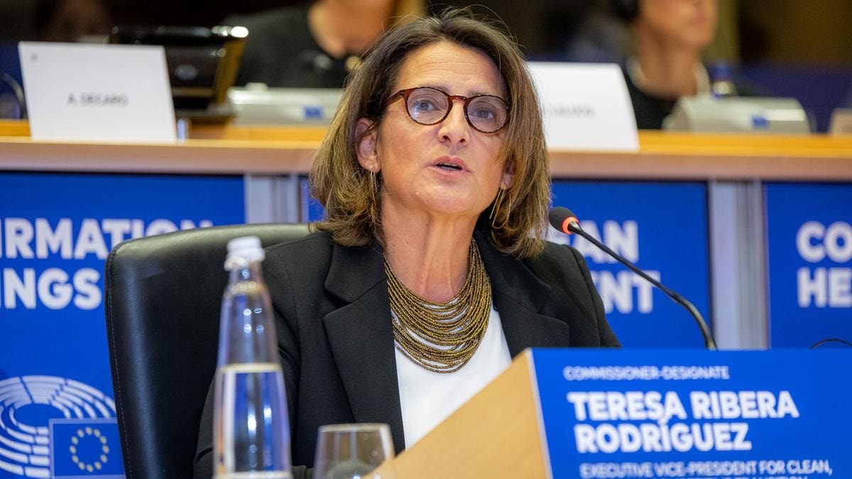 Auto, l’Ue valuta di introdurre sussidi paneuropei sui veicoli elettrici per contrastare la Cina