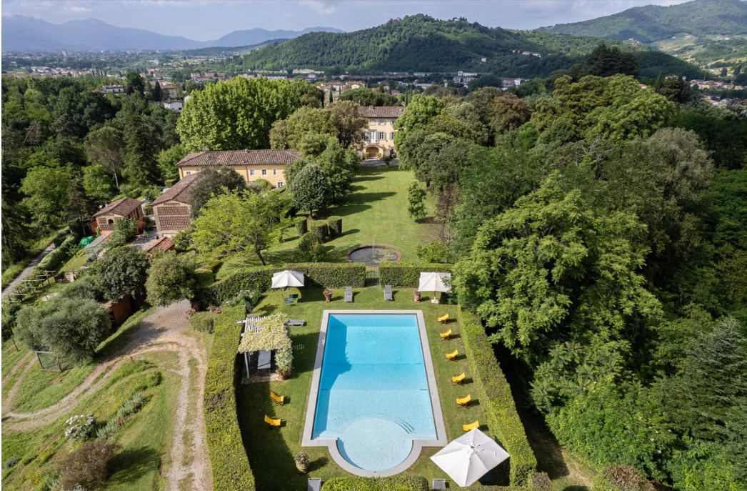 Real estate: in Lucchesia, in vendita una scenografica villa, buen retiro di Arrigo Benedetti