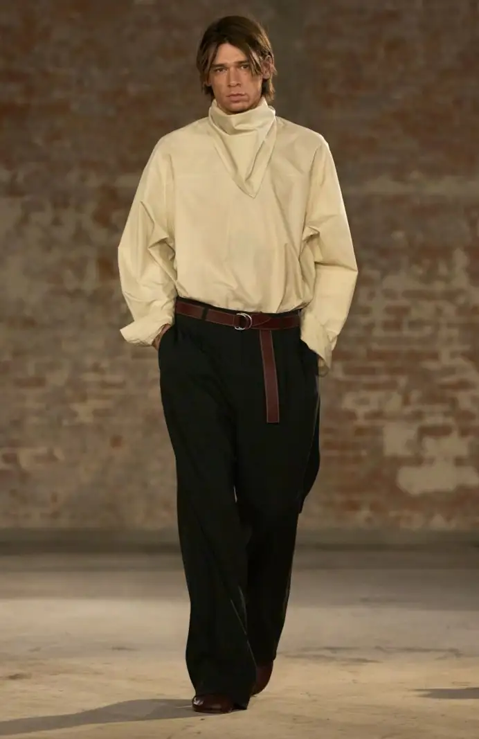 Un look fall-winter 2025/26 di Ami (courtesy Ami Paris)