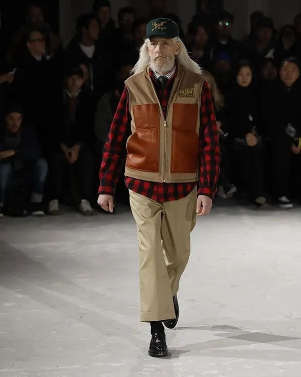 Un look Junya Watanabe fall-winter 2025/26 (ph. Francesc Ten/MFF)