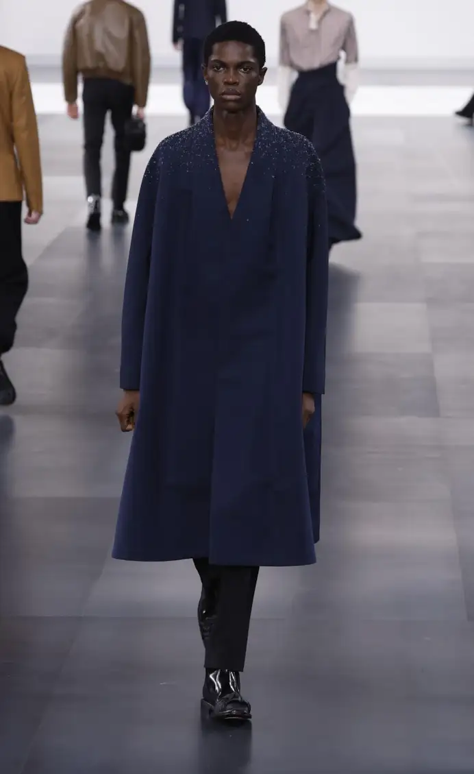 Un look Dior fall-winter 2025/2026 (ph Francesc Ten/MFF)