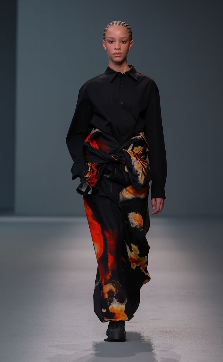 Un look Y-3 fall-winter 2025/26 (courtesy Y-3)