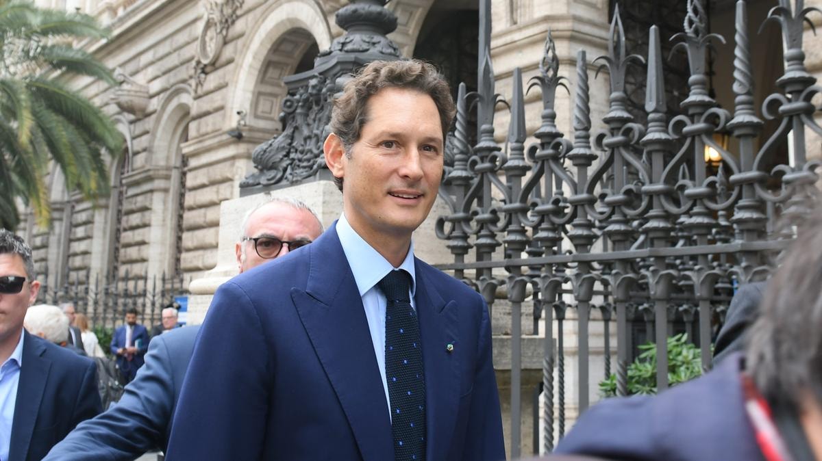 Stellantis, John Elkann andrà in Parlamento. L’annuncio della Lega: l’audizione il 19 marzo