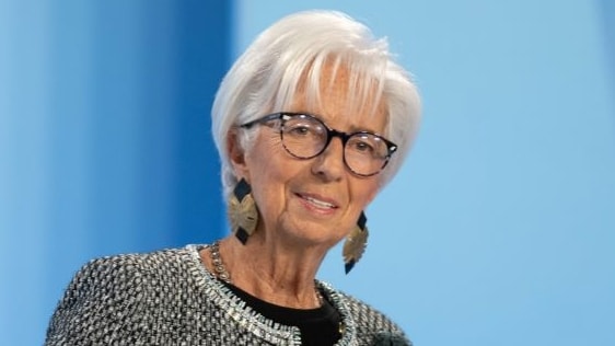 Bce e Fed, inizia la divergenza sui tassi. Powell si ferma, Lagarde andrà avanti con i tagli. Le attese degli economisti