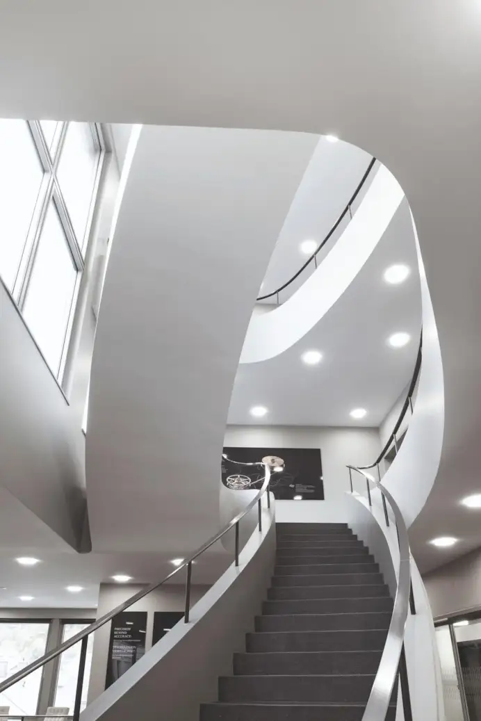 Gli interni luminosi di A. Lange & Söhne a Glashütte, in Germania.