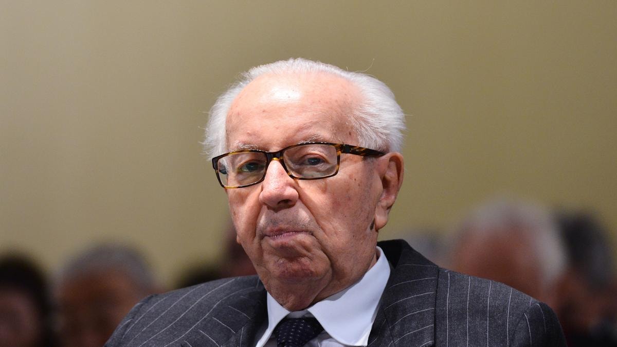Il professor Luigi Guatri