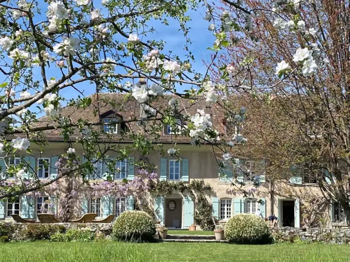 La Paisible, la villa svizzera di Audrey Hepburn, è in vendita per circa 20 milioni di euro