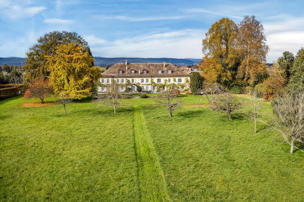La Paisible, la villa svizzera di Audrey Hepburn, è in vendita per circa 20 milioni di euro