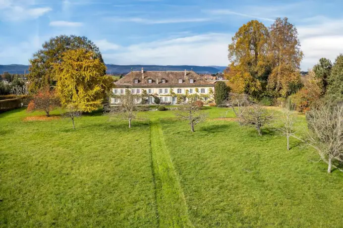 La Paisible, la villa svizzera di Audrey Hepburn, è in vendita per circa 20 milioni di euro