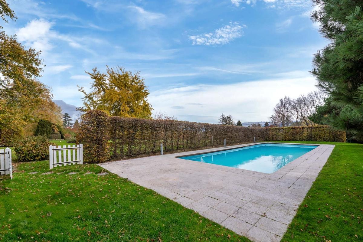 La Paisible, la villa svizzera di Audrey Hepburn, è in vendita per circa 20 milioni di euro