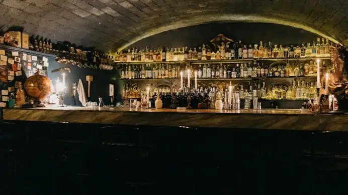 Parola d’ordine: speakeasy. I 15 migliori locali nascosti da scoprire