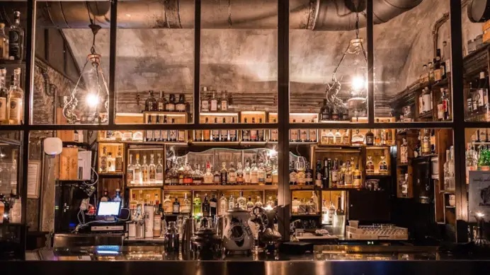 Parola d’ordine: speakeasy. I 15 migliori locali nascosti da scoprire