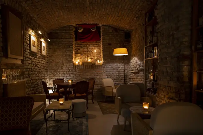 Parola d’ordine: speakeasy. I 15 migliori locali nascosti da scoprire