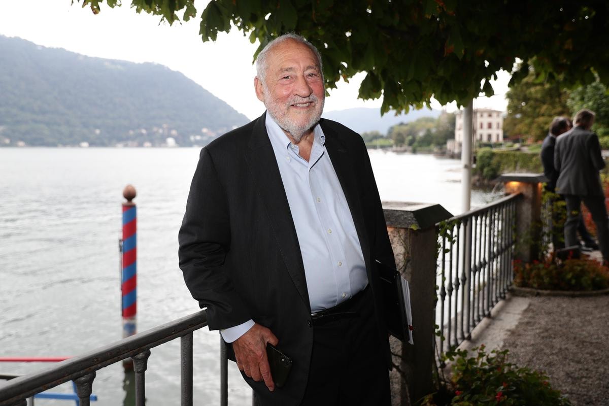 JOSEPH STIGLITZ ECONOMISTA