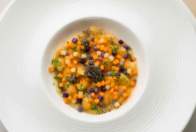 In bianco, con fagioli o con patate: le paste povere diventano gourmet sotto le mani di grandi chef