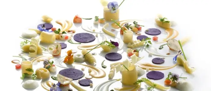 In bianco, con fagioli o con patate: le paste povere diventano gourmet sotto le mani di grandi chef