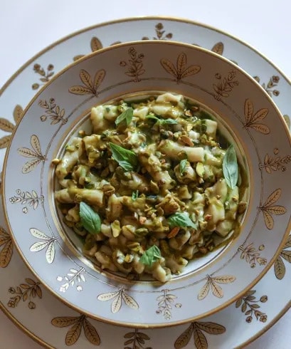 In bianco, con fagioli o con patate: le paste povere diventano gourmet sotto le mani di grandi chef
