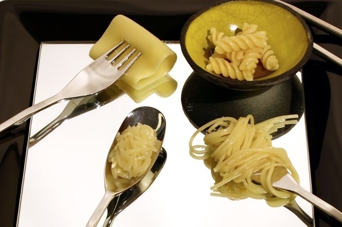 In bianco, con fagioli o con patate: le paste povere diventano gourmet sotto le mani di grandi chef