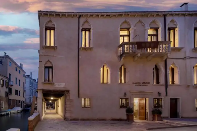 3 hotel dove soggiornare a Venezia durante il Carnevale. E 3 ristoranti dove mangiare