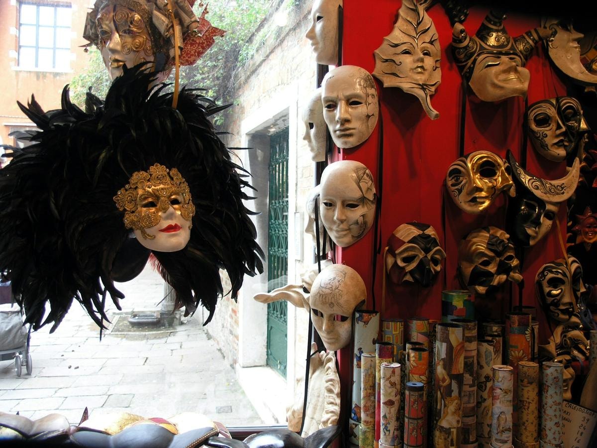 3 hotel dove soggiornare a Venezia durante il Carnevale. E 3 ristoranti dove mangiare 