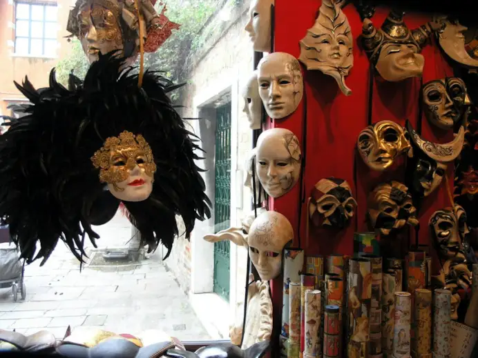 3 hotel dove soggiornare a Venezia durante il Carnevale. E 3 ristoranti dove mangiare