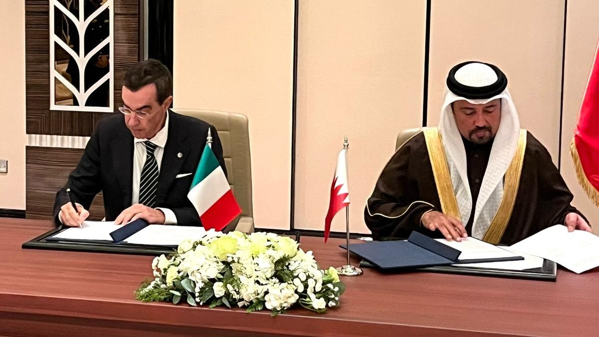 Firma dell'accordo Italia-Bahrein