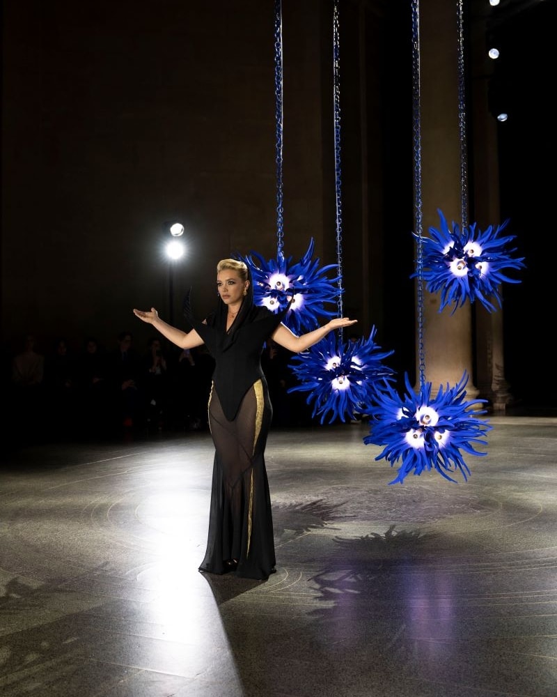 Un look Harris Reed fall-winter 2025/26 (courtesy Harris Reed)