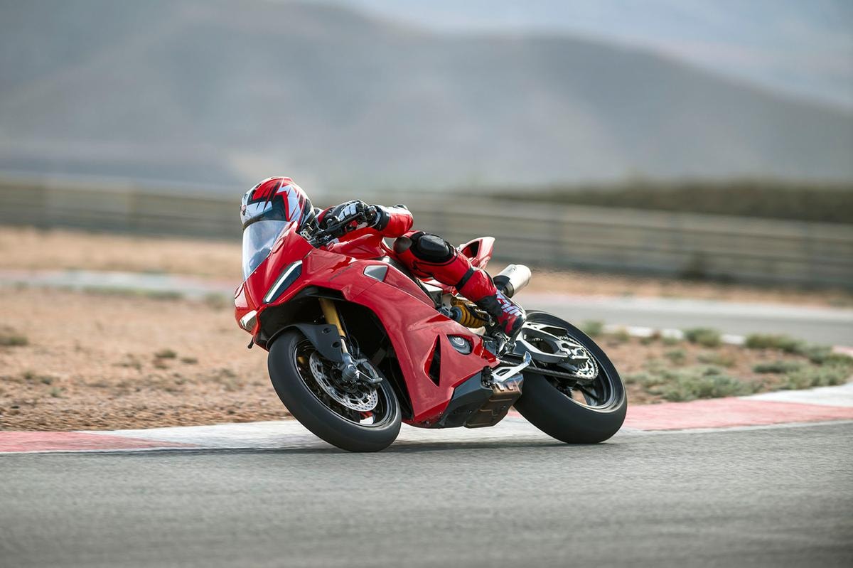 Ducati Riding Experience: adrenalina su strada e pista con i migliori istruttori