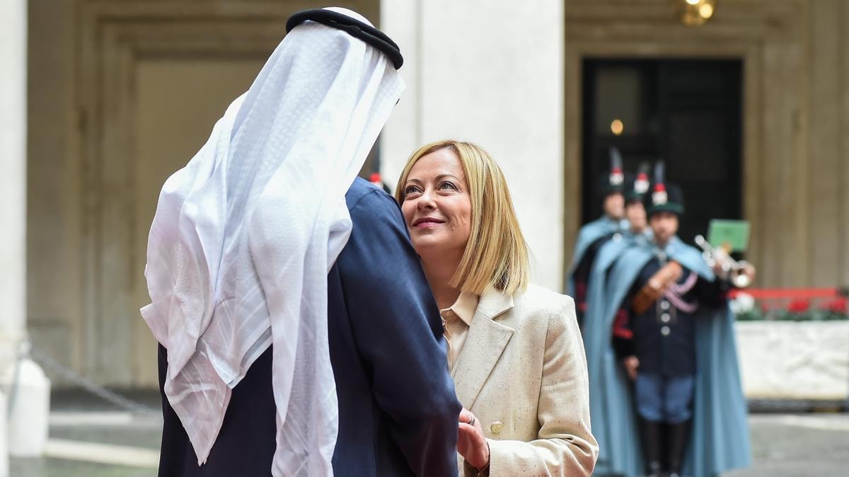 La presidente del Consiglio, Giorgia Meloni, e il presidente degli Emirati Arabi, Mohamed Bin Zayed Al Nahyan