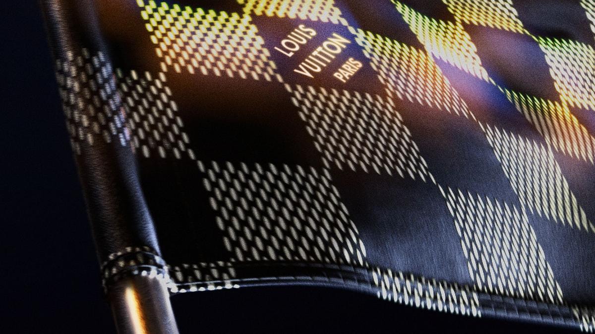 Louis Vuitton diventa partner ufficiale della Formula 1. E la Vittoria viaggia in un baule porta trofeo speciale