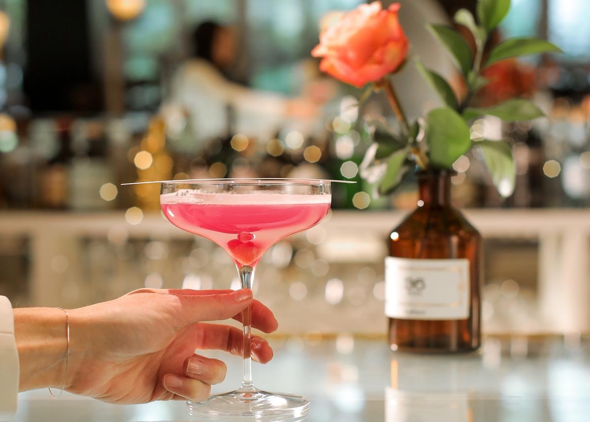 Il Magna Pars di Milano, il primo Hotel à Parfum, inaugura il LabSolue Bar and Roof Terrace. Per un aperitivo diverso