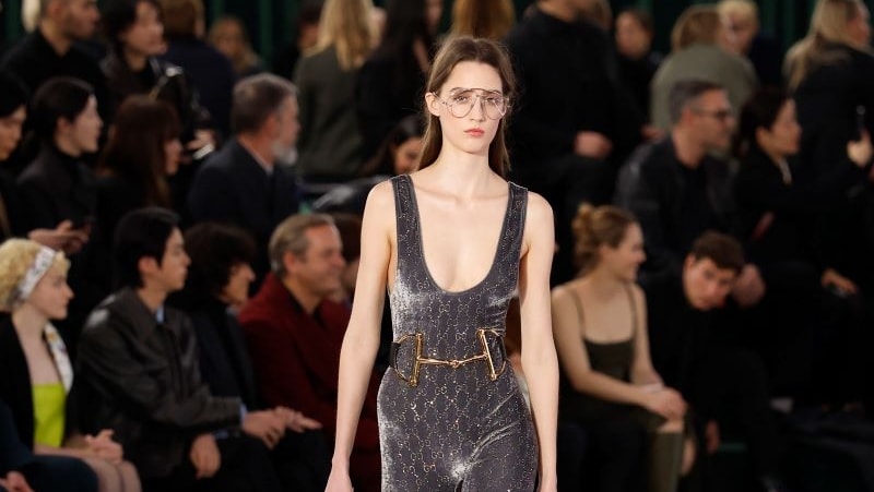 Un look Gucci autunno-inverno 2025/26 (ph Francesc Ten/MFF)