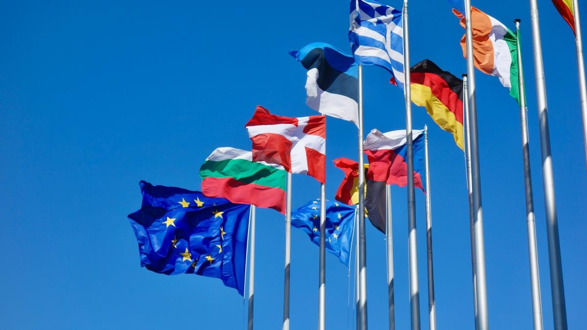 Clean Industrial Deal, l’Ue lancia la Banca per la decarbonizzazione: mobiliterà 400 miliardi con l’effetto leva