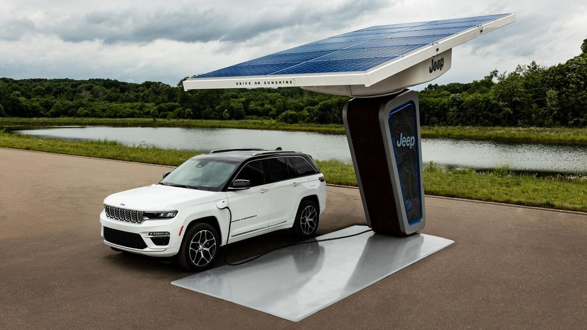 Grand Cherokee 4xe: la Jeep ibrida plug-in che sfida ogni terreno