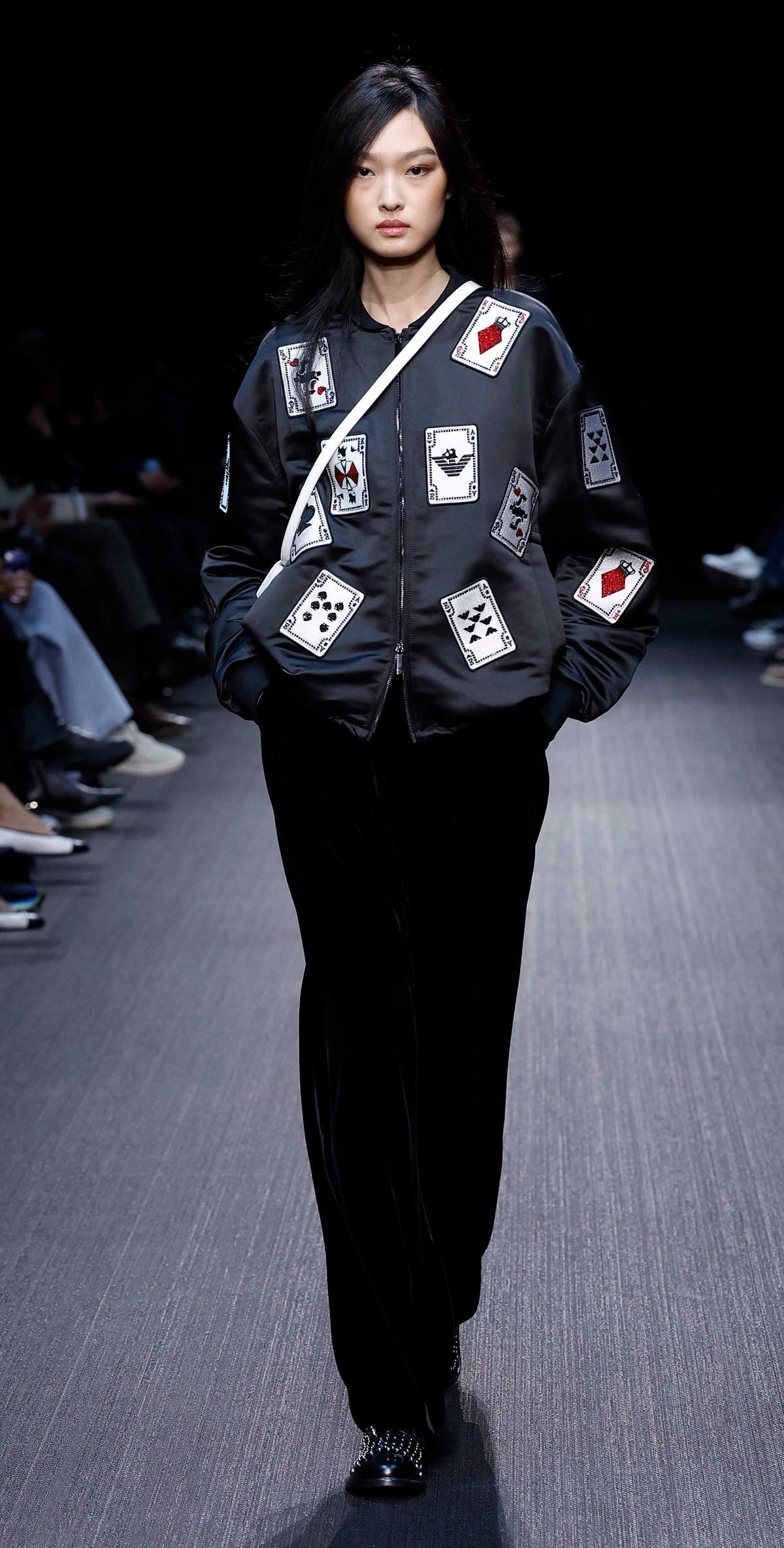 Un look Emporio Armani fall-winter 2025/26 (ph Francesc Ten/MFF)