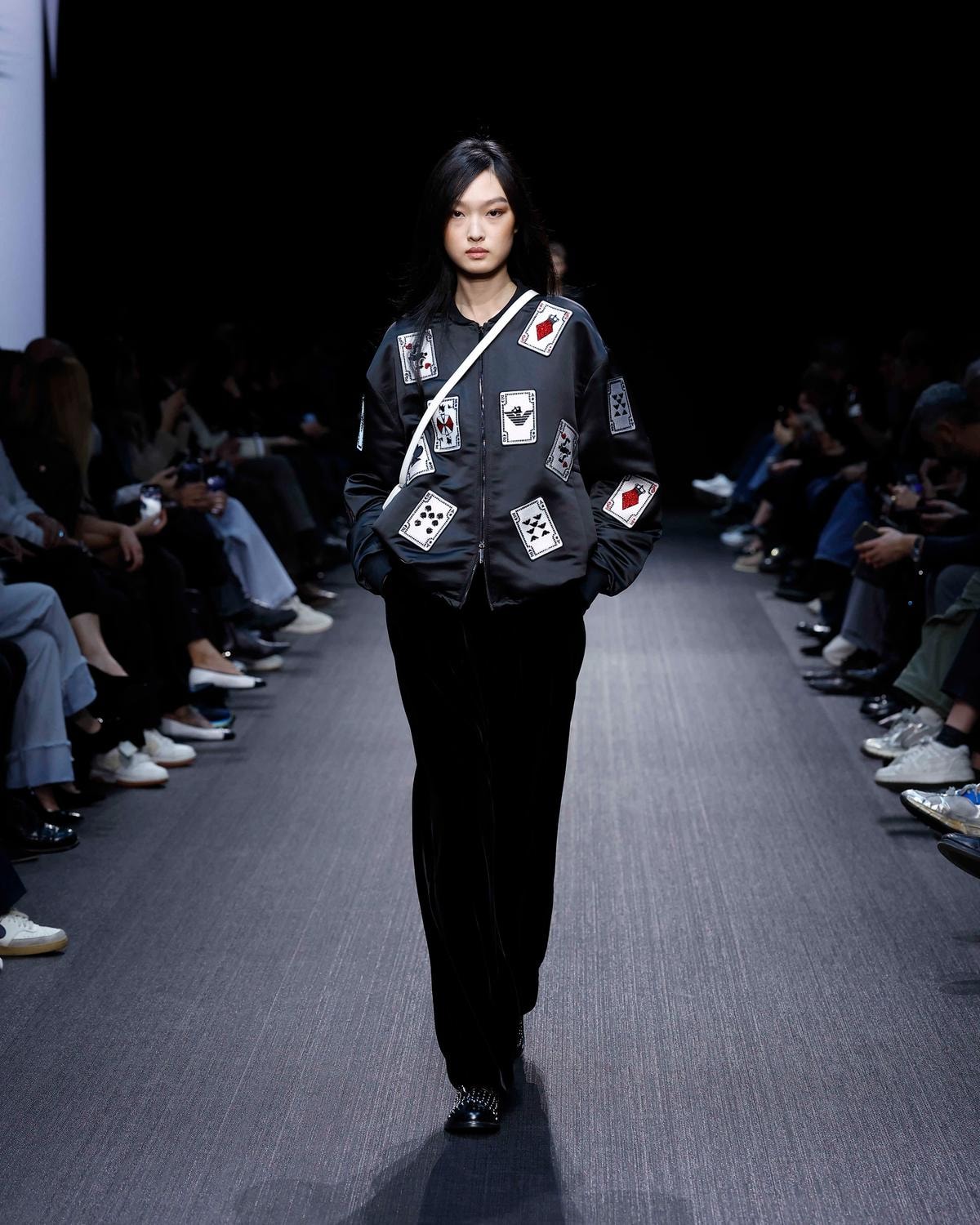 Un look Emporio Armani fall-winter 2025/26 (ph Francesc Ten/MFF)