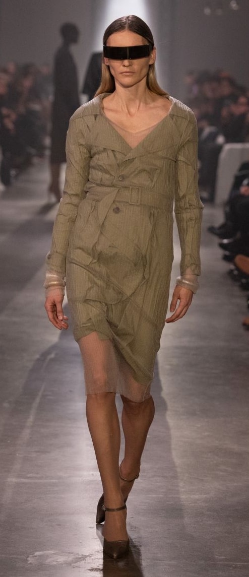 Un look autunno-inverno 2025/26 di MM6 Maison Margiela (courtesy Maison Margiela)