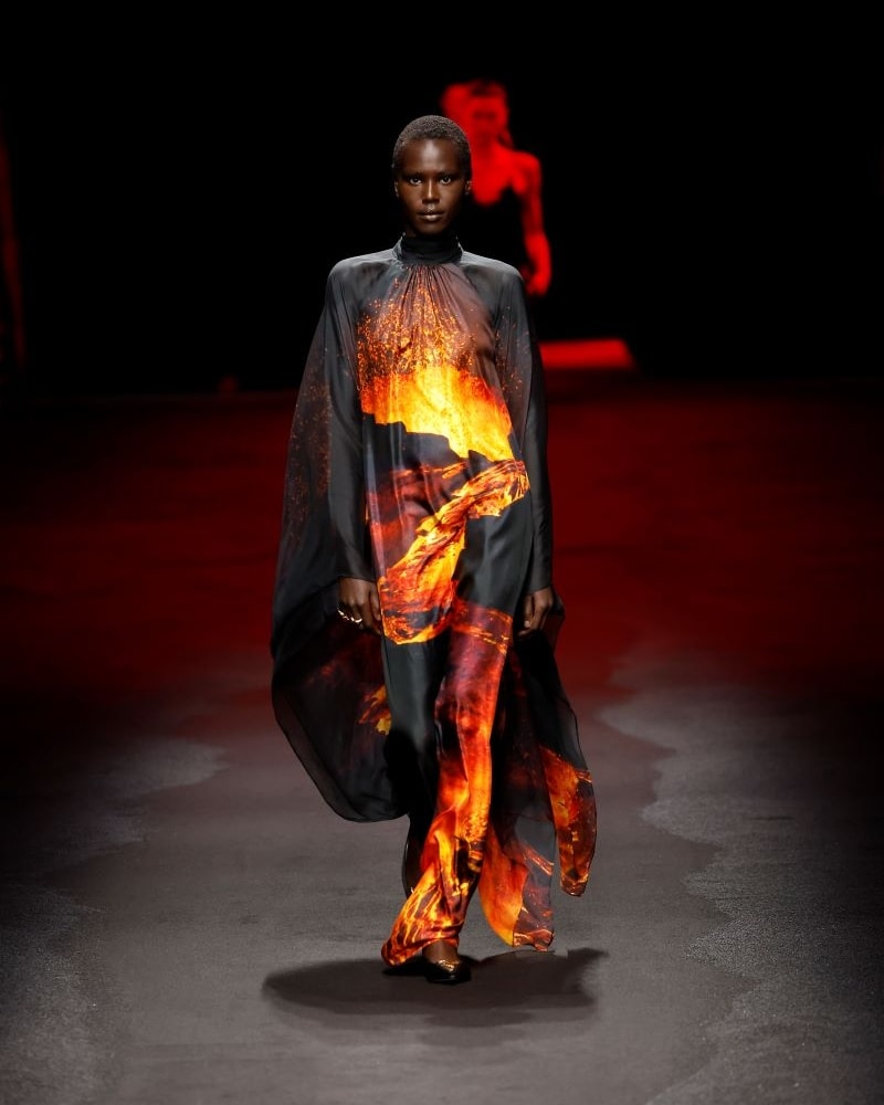 Un look Roberto Cavalli fall-winter 2025/26 (ph Francesc Ten/MFF)
