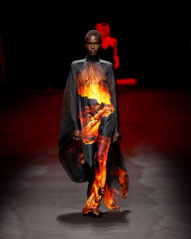 Un look Roberto Cavalli fall-winter 2025/26 (ph Francesc Ten/MFF)