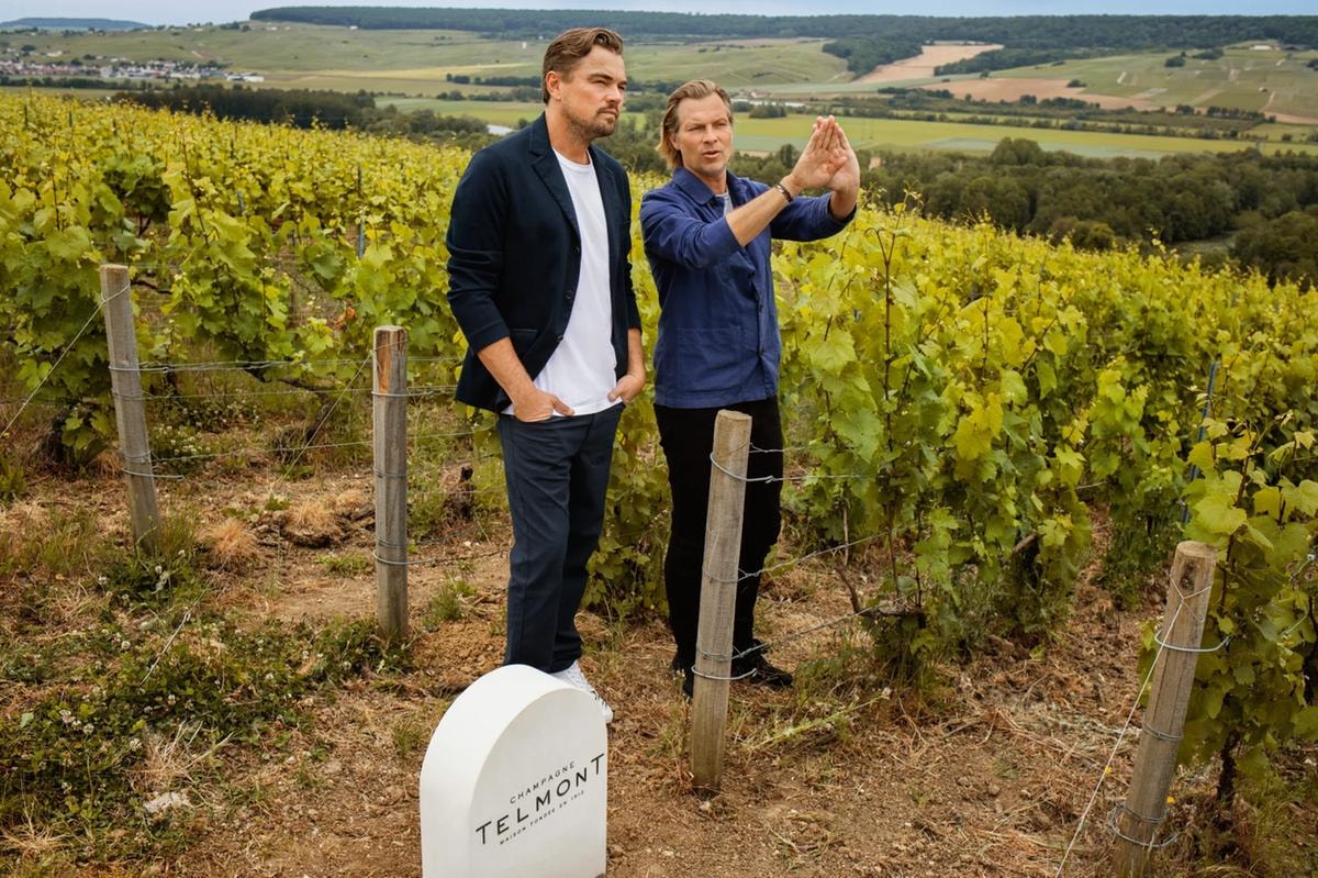 Da sinistra, Leonardo DiCaprio e Ludovic du Plessis, presidente della maison di champagne Telmont.