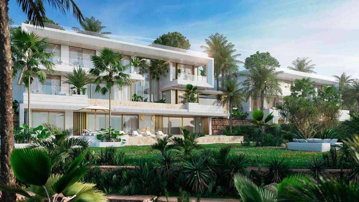 In collaborazione con Rgz developers, la divisione dedicata alla casa e al lifestyle di Versace progetterà gli interni di otto ville di lusso nella zona di Nueva Andalucía di Marbella. Il costo? Oltre 10 milioni di euro ciascuna.