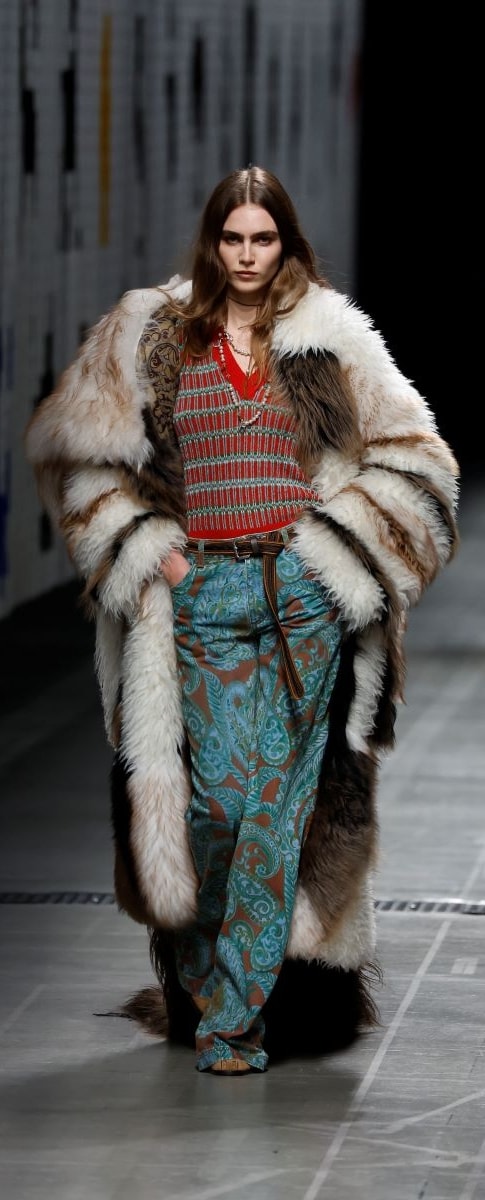 Un look Etro fall-winter 2025/26 (ph Francesc Ten/MFF)