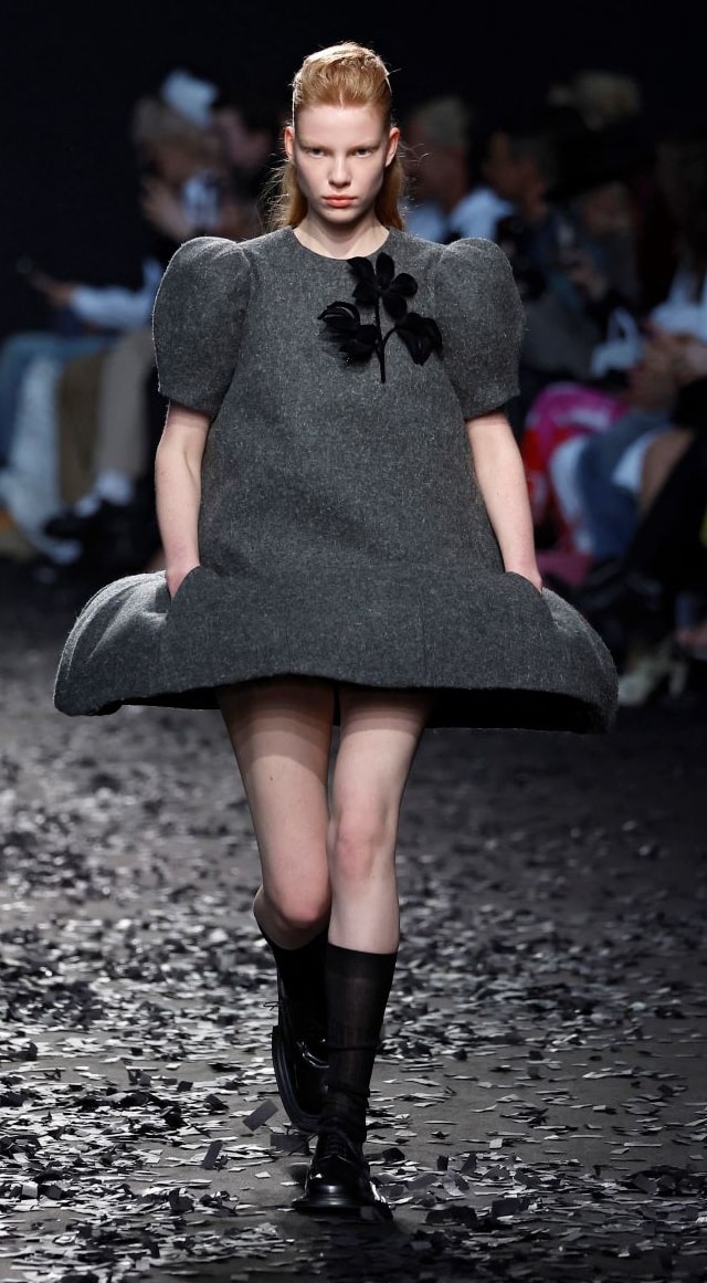 Un look Moschino fall-winter 2025/26 (ph Francesc Ten/MFF)