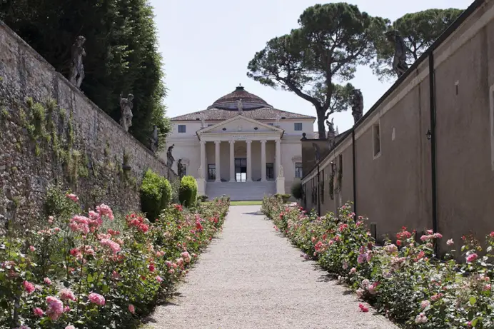 Il boschetto della Rotonda (dove Steve Jobs non ebbe il permesso di entrare)