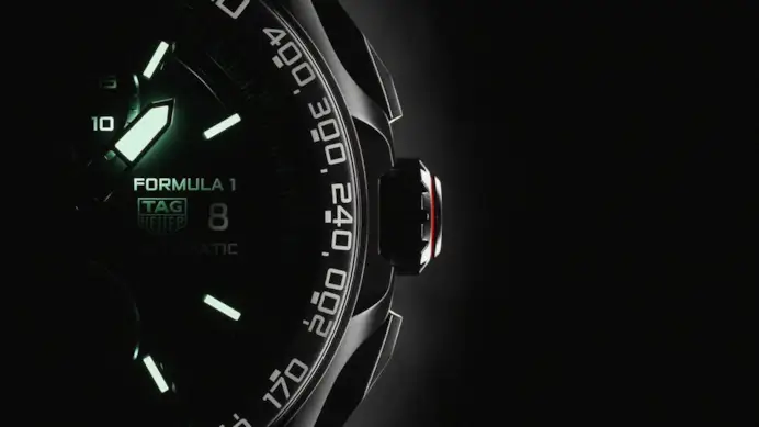 Il cronografo Tag Heuer Formula 1, protagonista di un profondo restyling.