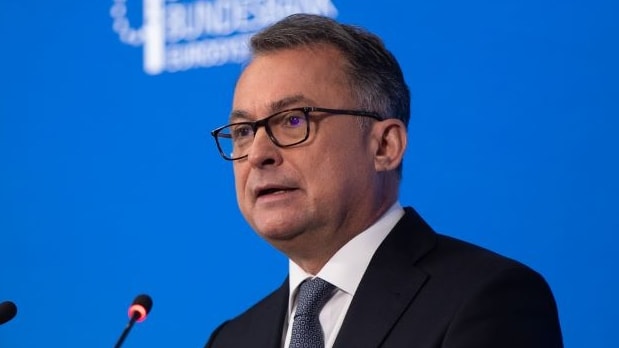 Germania, anche la Bundesbank propone di cambiare il freno del debito. Merz prepara due fondi su difesa e infrastrutture